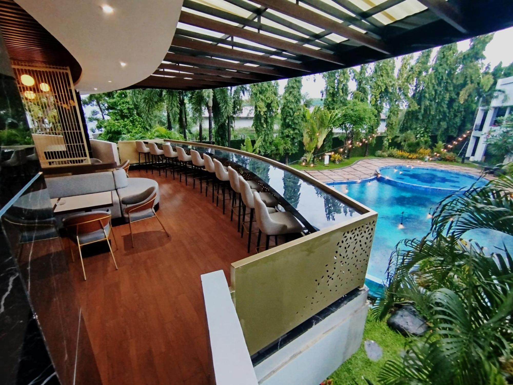 The Sun Hotel Sidoarjo Exterior foto