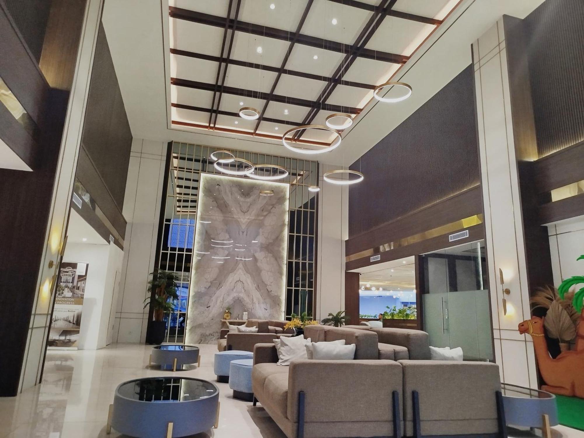 The Sun Hotel Sidoarjo Exterior foto