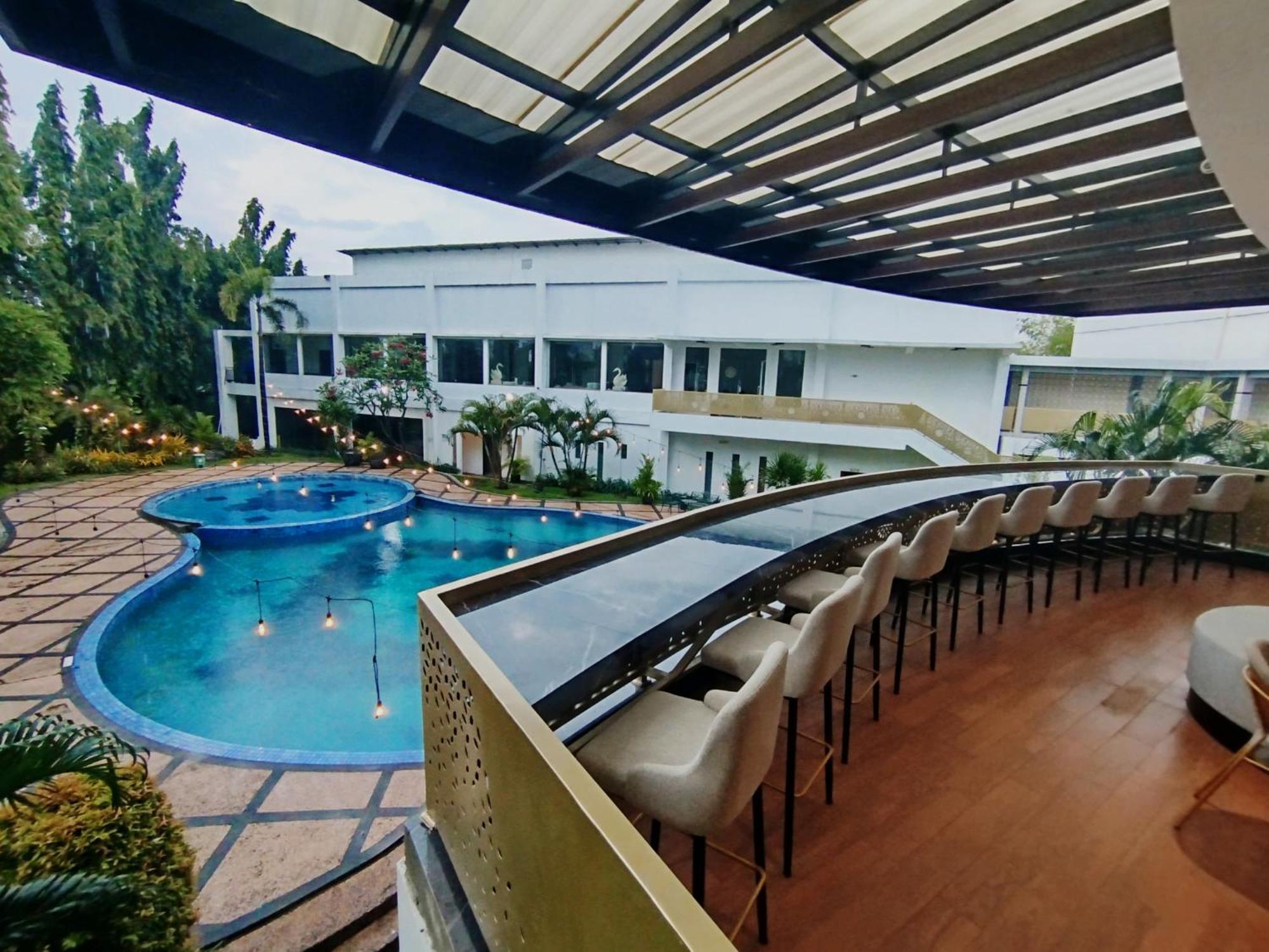 The Sun Hotel Sidoarjo Exterior foto