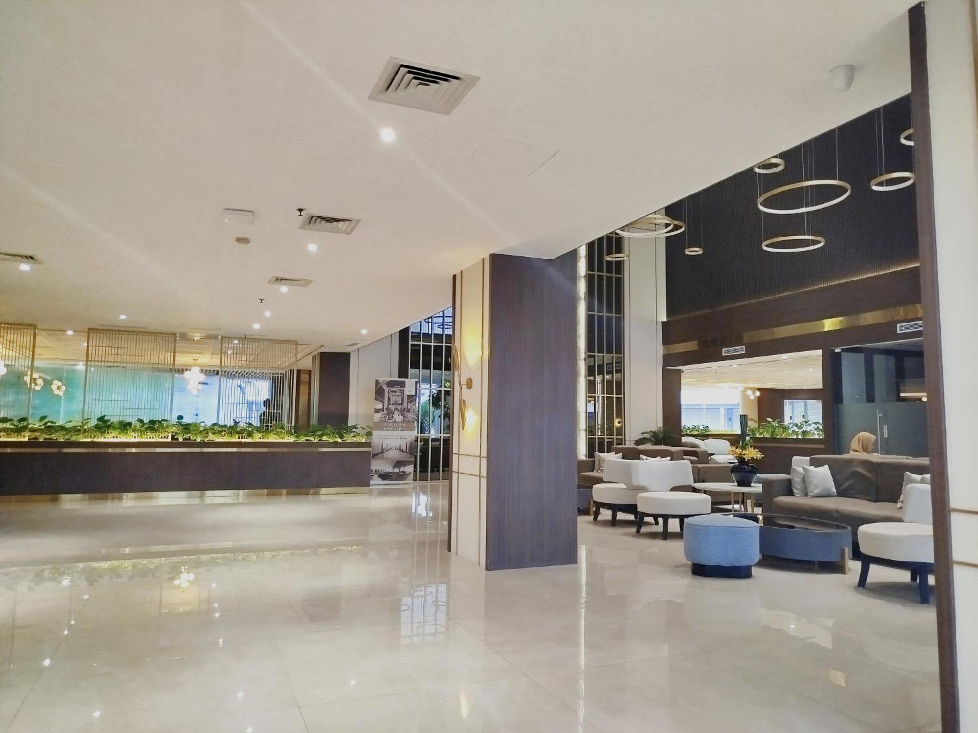 The Sun Hotel Sidoarjo Exterior foto
