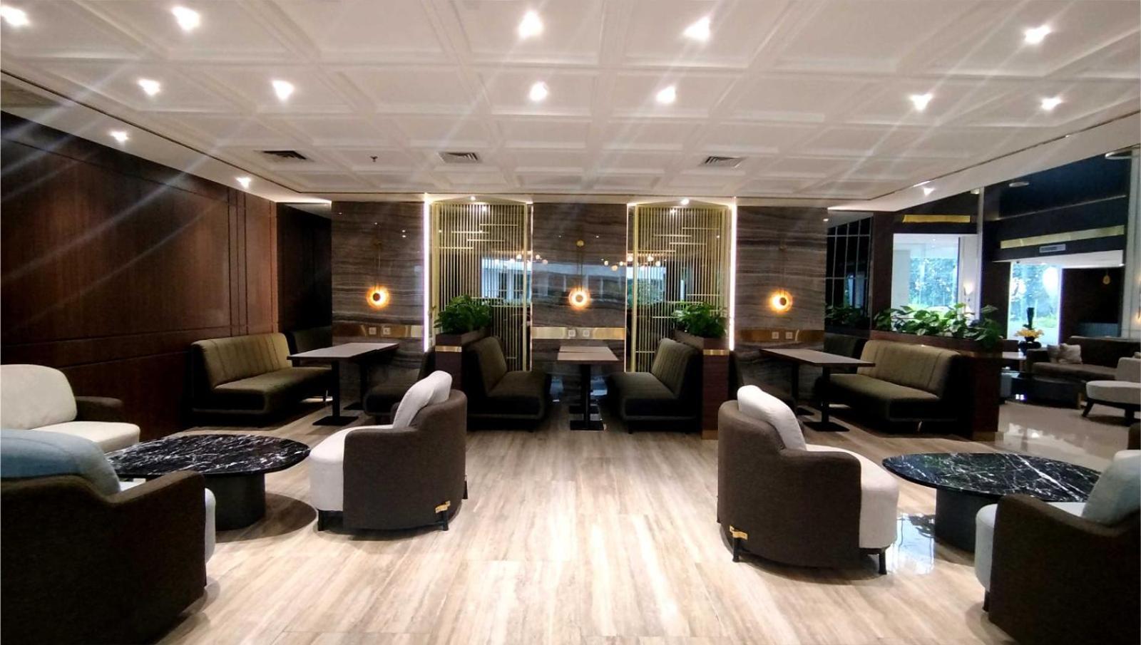The Sun Hotel Sidoarjo Exterior foto