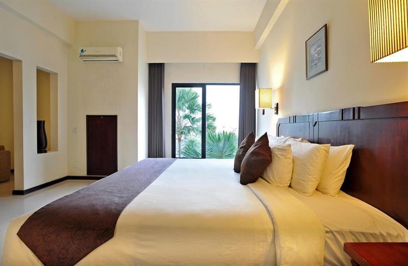 The Sun Hotel Sidoarjo Exterior foto