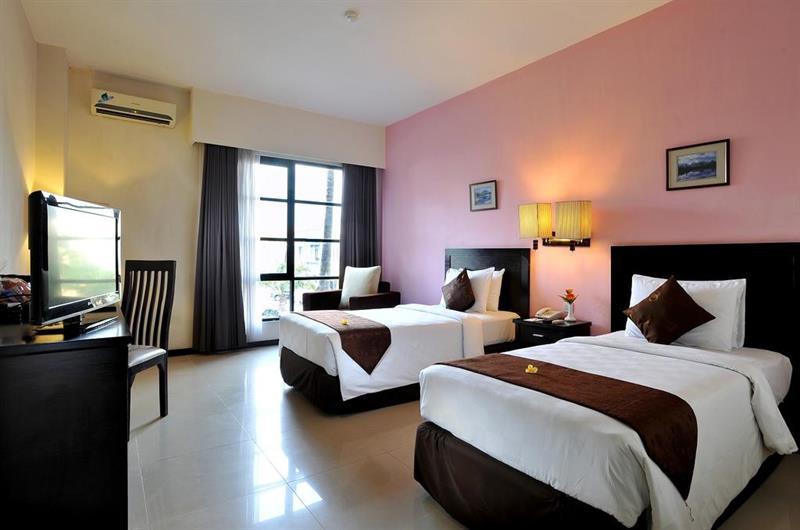 The Sun Hotel Sidoarjo Exterior foto